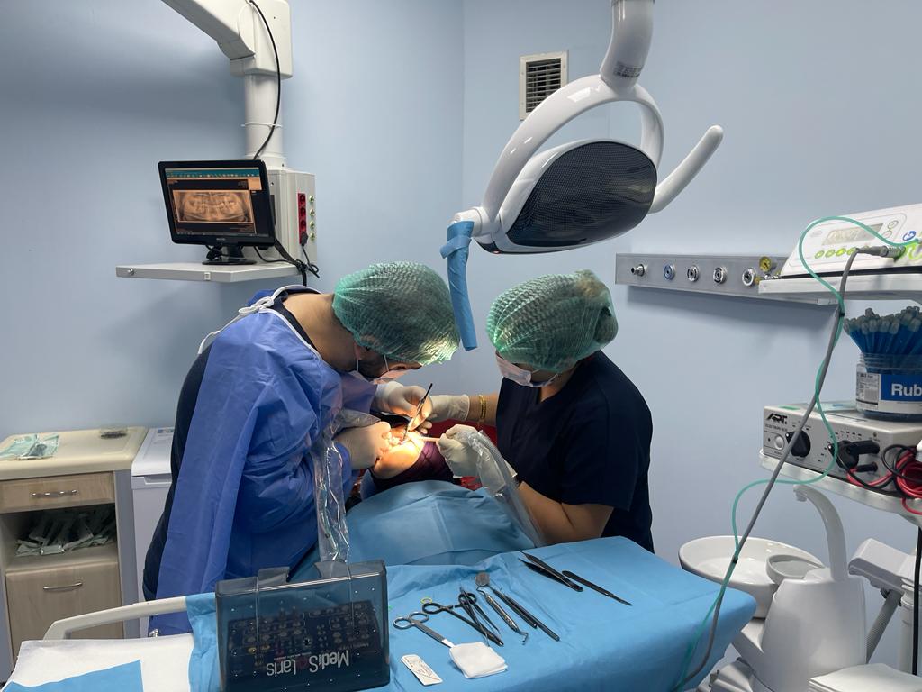 Batman ADSH’den İmplant Hizmeti