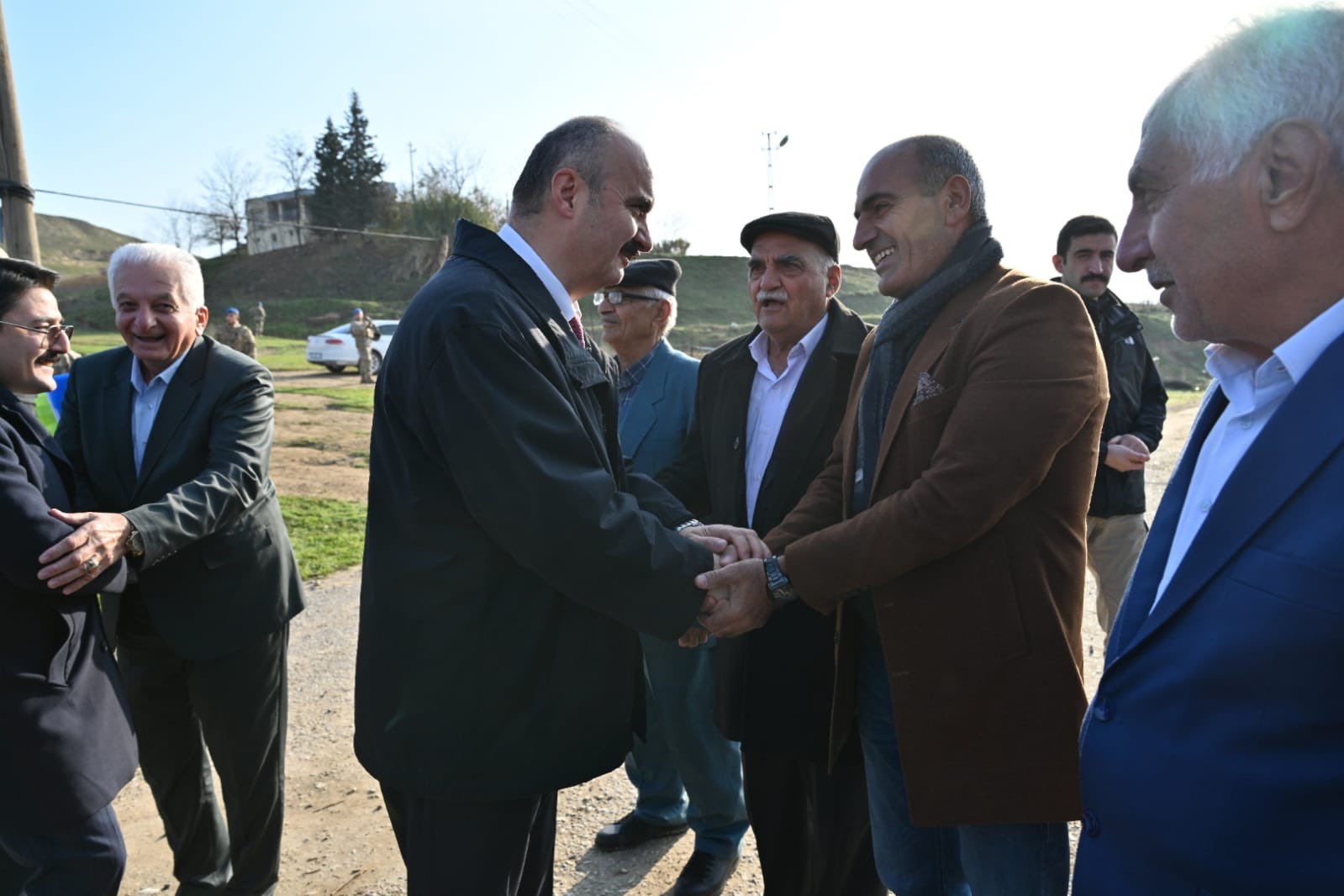 Vali Canalp’tan Beşiri ve köylerine ziyaret