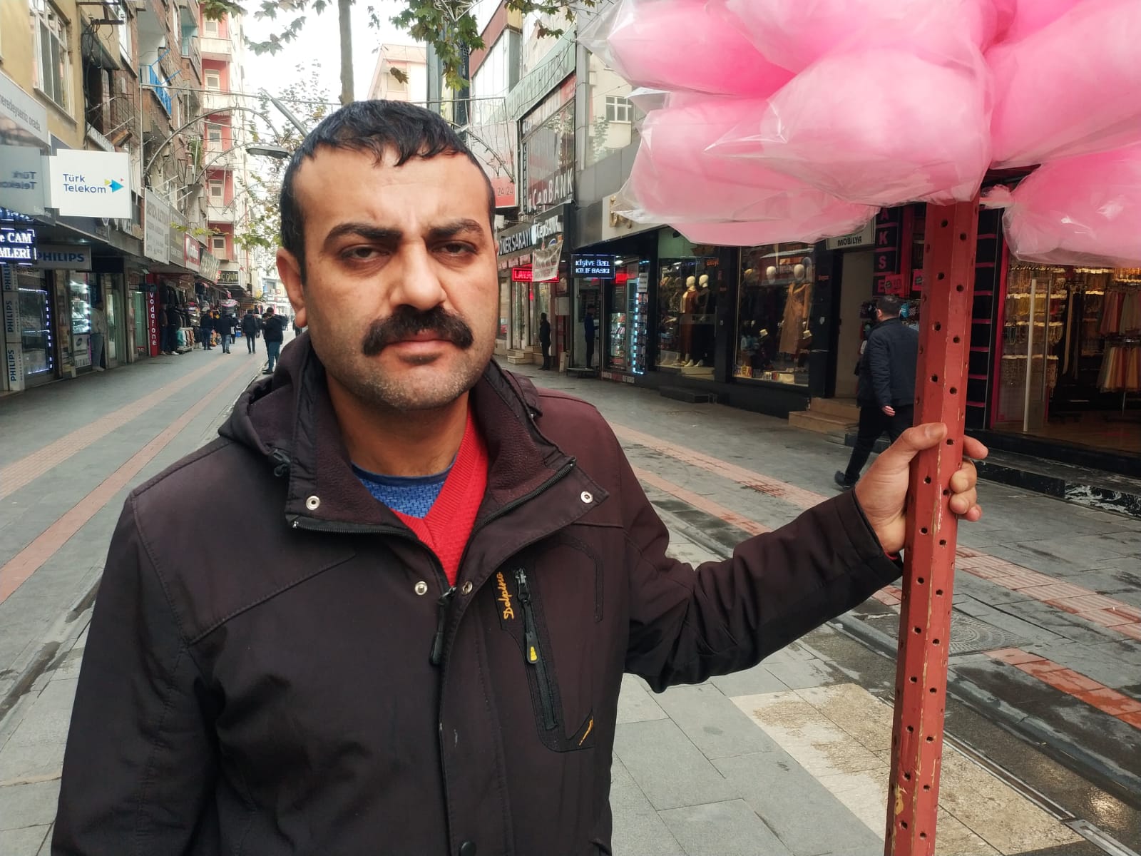 Seyyar satıcı Baytar’dan örnek davranış