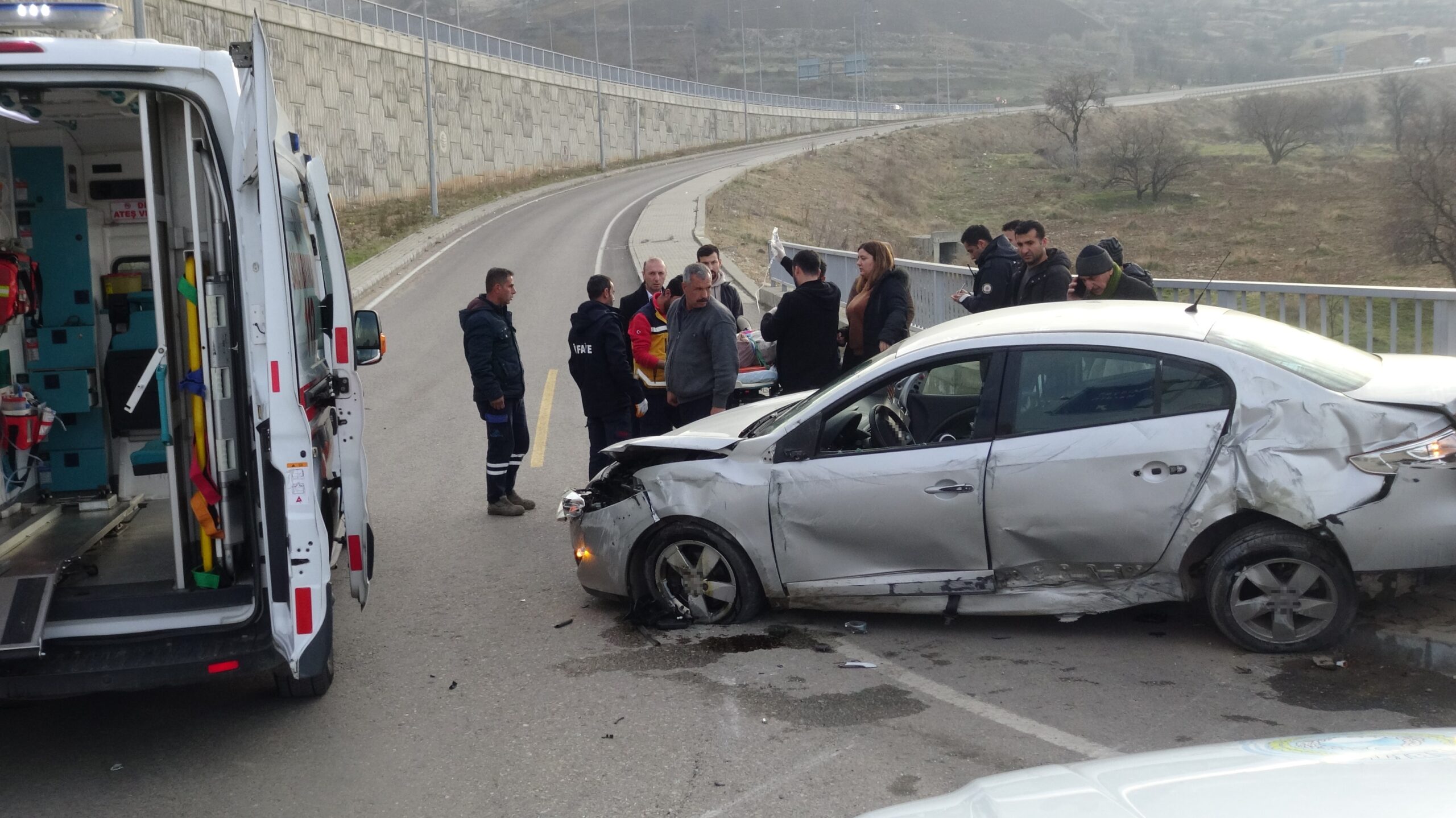 Batman’da iki otomobil çarpıştı: 4 yaralı