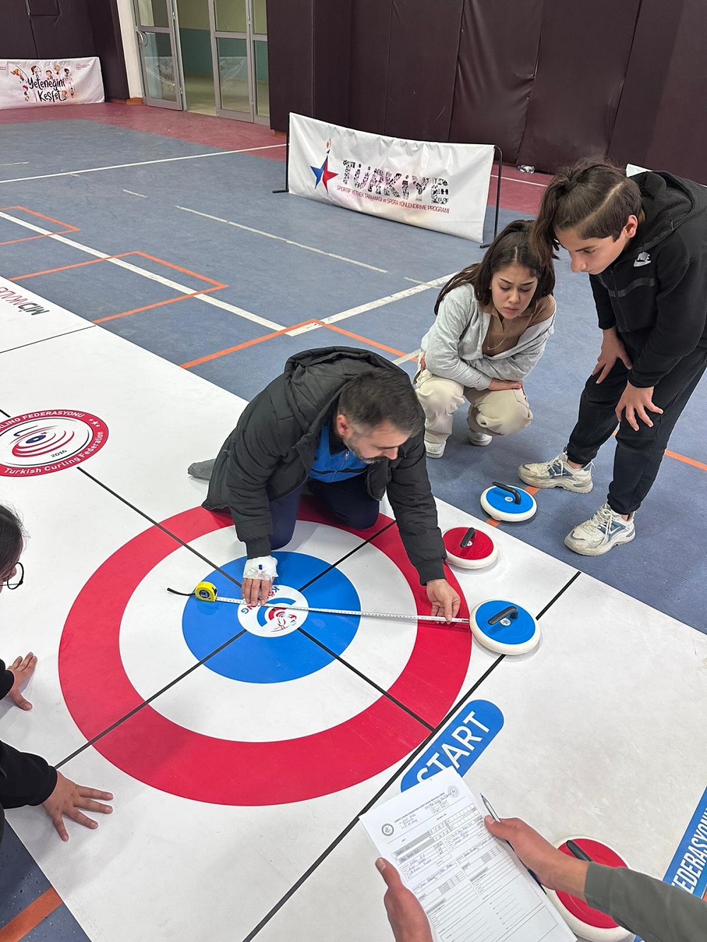 FLOOR CURLİNG’İN YILDIZLARI BELLİ OLDU