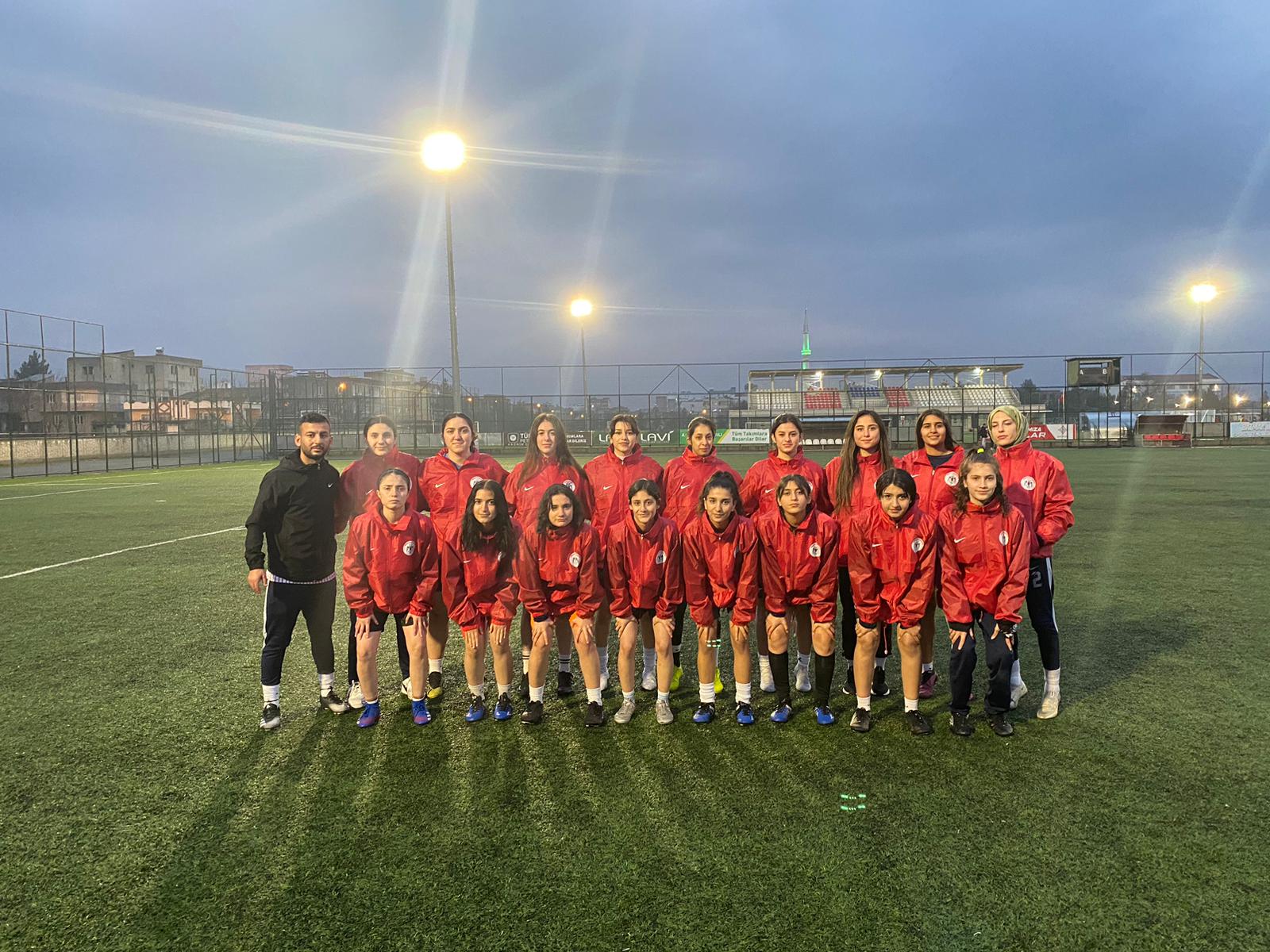 Kadın Futbol Takımlarında anlamlı dayanışma 