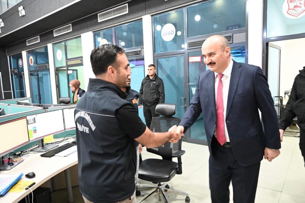 Vali Canalp’tan yılbaşı mesaisi