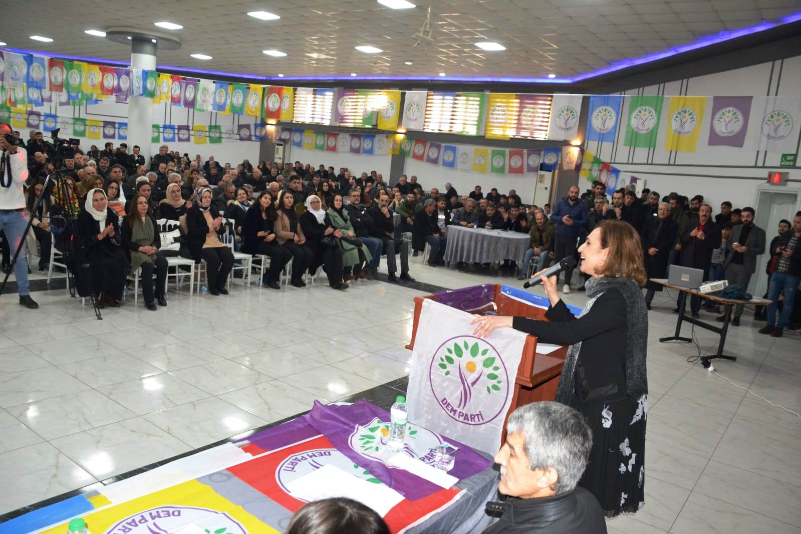 DEM Parti’de yeni eşbaşkanlar seçildi