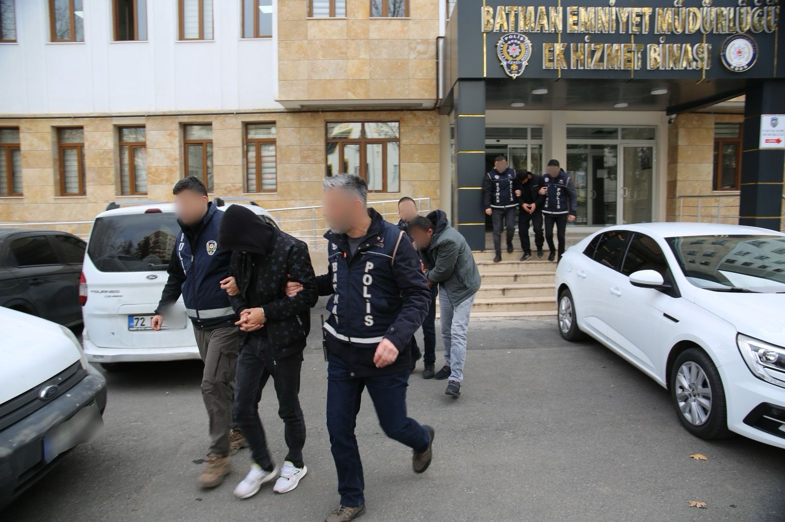 Batman’da 190 şahıs yakalandı