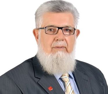 Eski başkan yeniden aday oldu