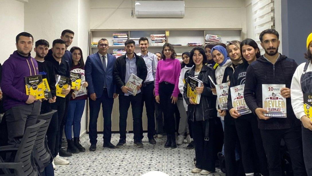 Kaymakam Mete’den öğrencilere kaynak desteği