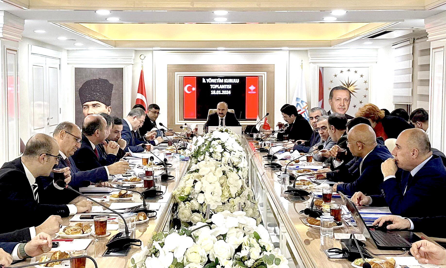 Sabah 05.00’te toplantı