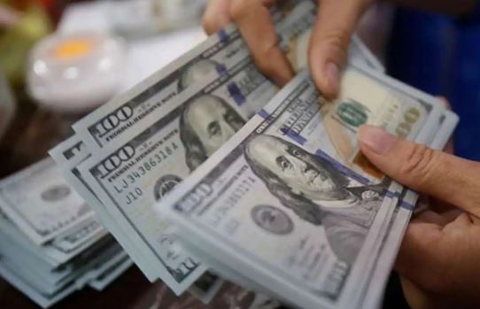 Dolar tarihi zirveyi gördü