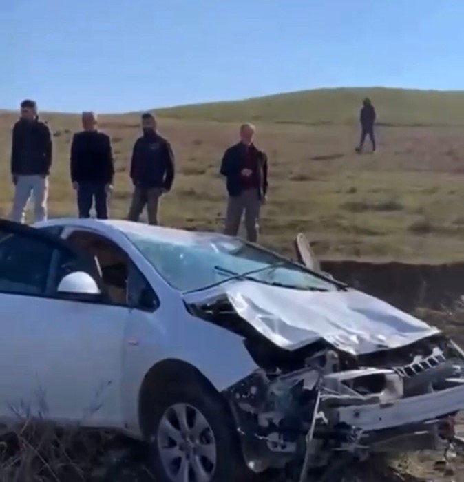 BATMAN’DA OTOMOBİL TAKLA ATTI