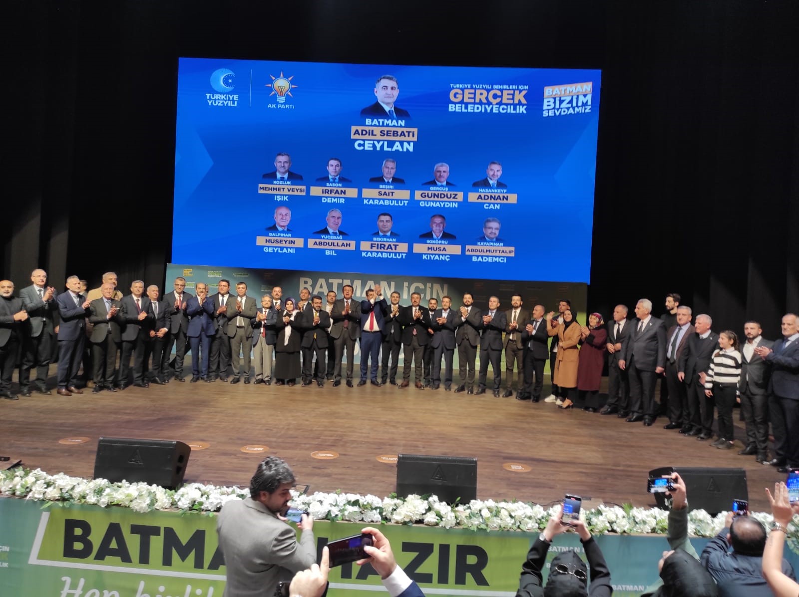 AK Parti Batman, Belediye Başkan Adaylarını Tanıttı