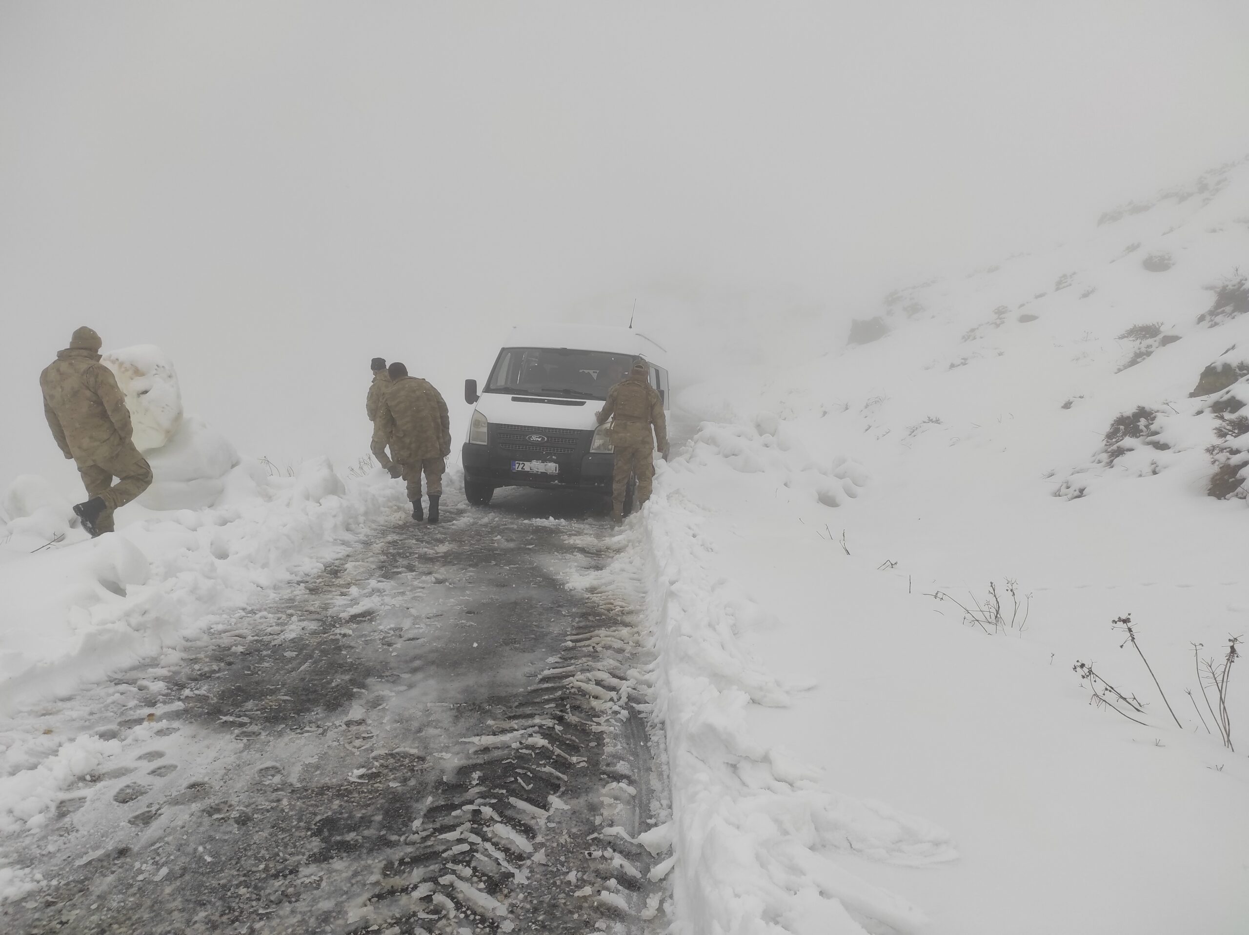 Sultan Dağı’nda mahsur kalan vatandaşlar kurtarıldı