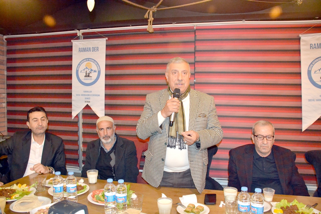 Özdemir ‘Derneğe siyaseti sokmayın’