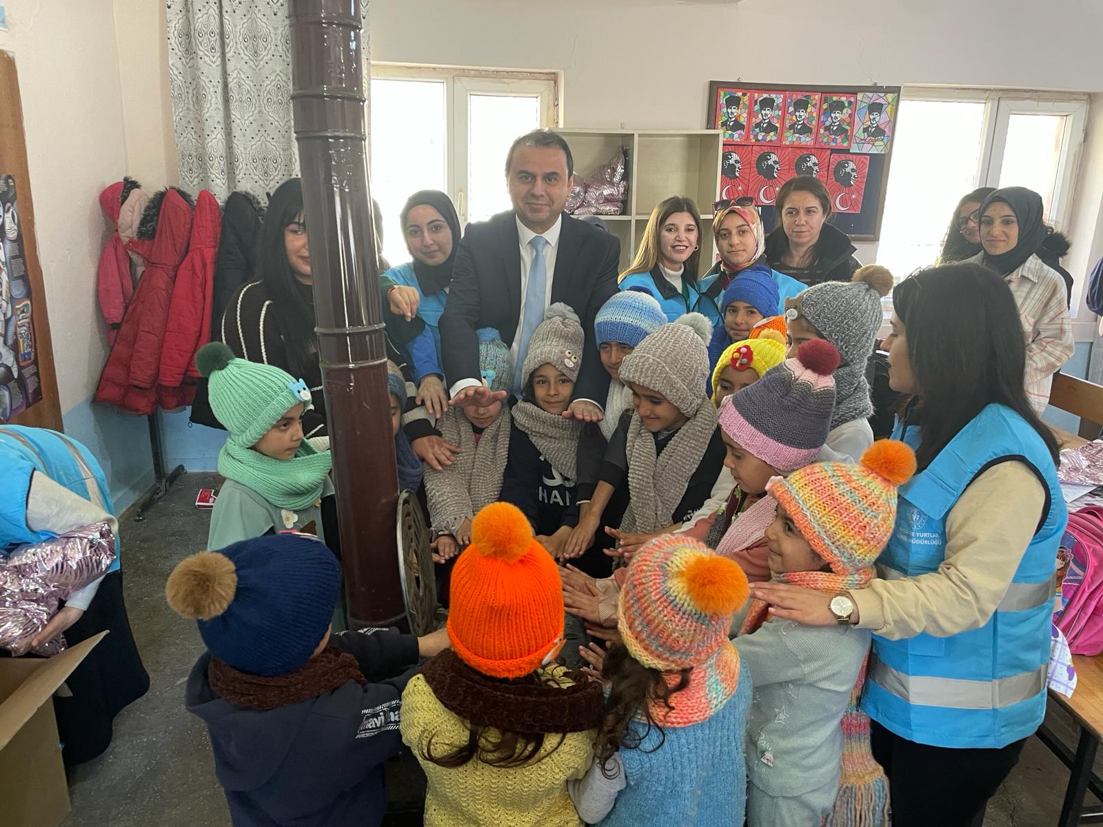 Yurt Öğrencileri, Köy Öğrencilerini unutmadı