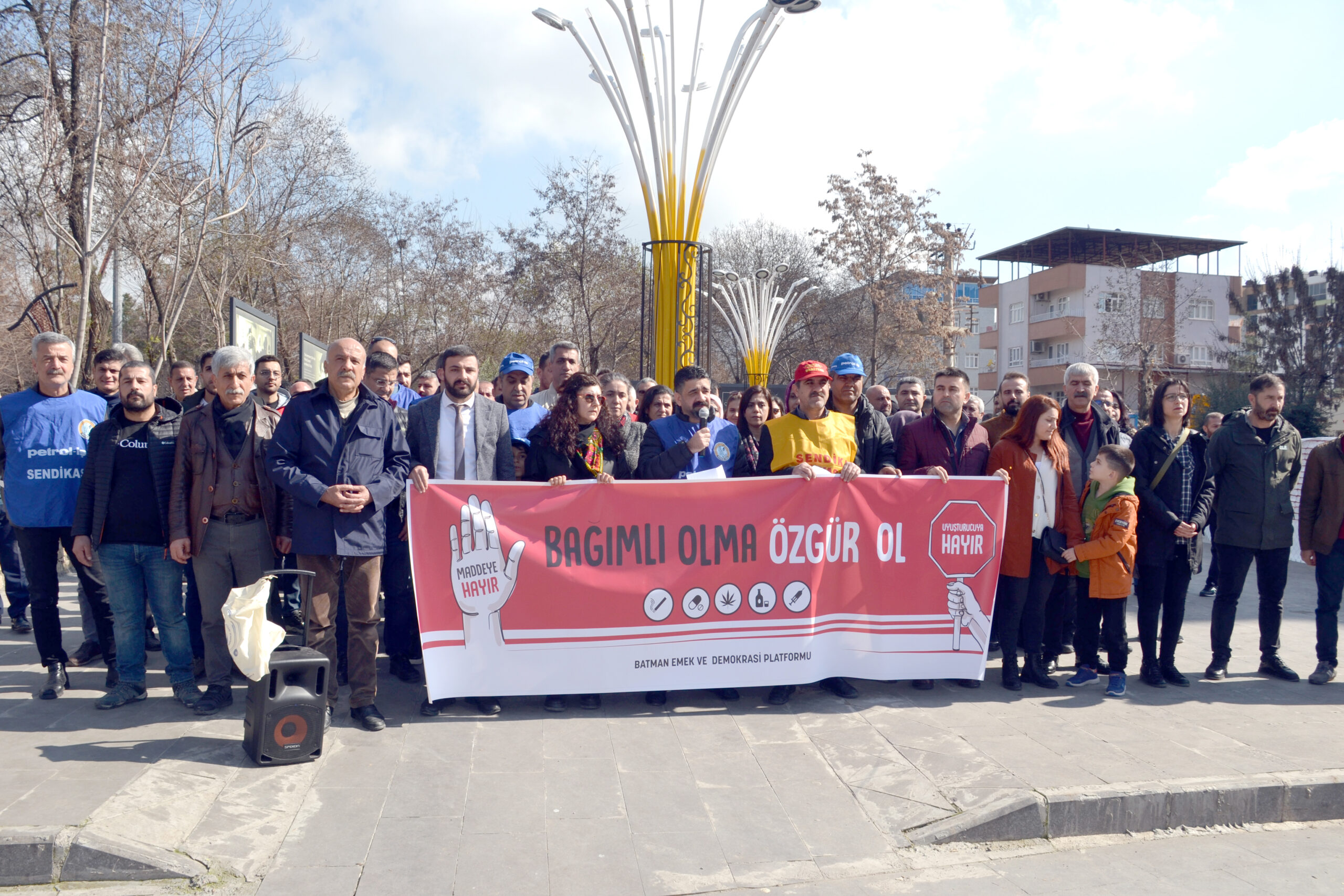 Madde bağımlılığına dikkat çektiler