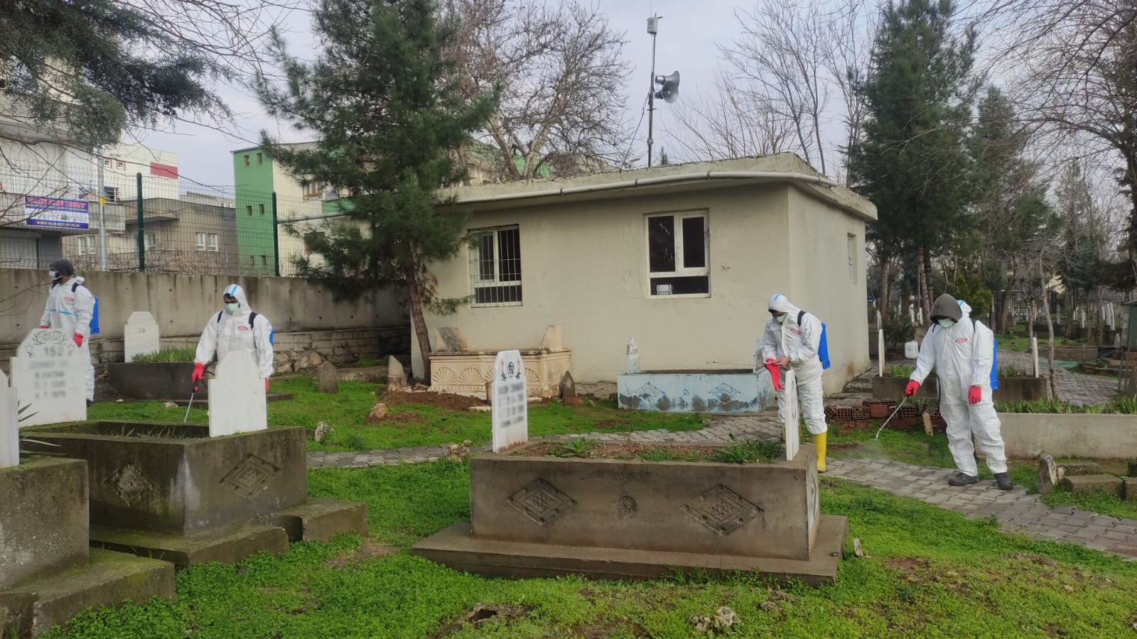 Mezarlıklarda genel bakım çalışması