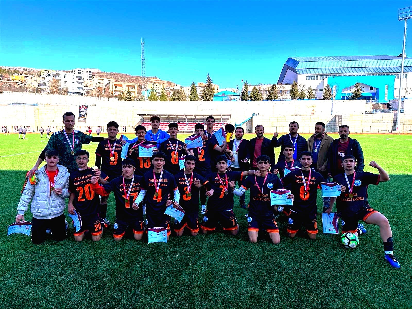 Veysel Karani İHL Şampiyonluklara doymuyor