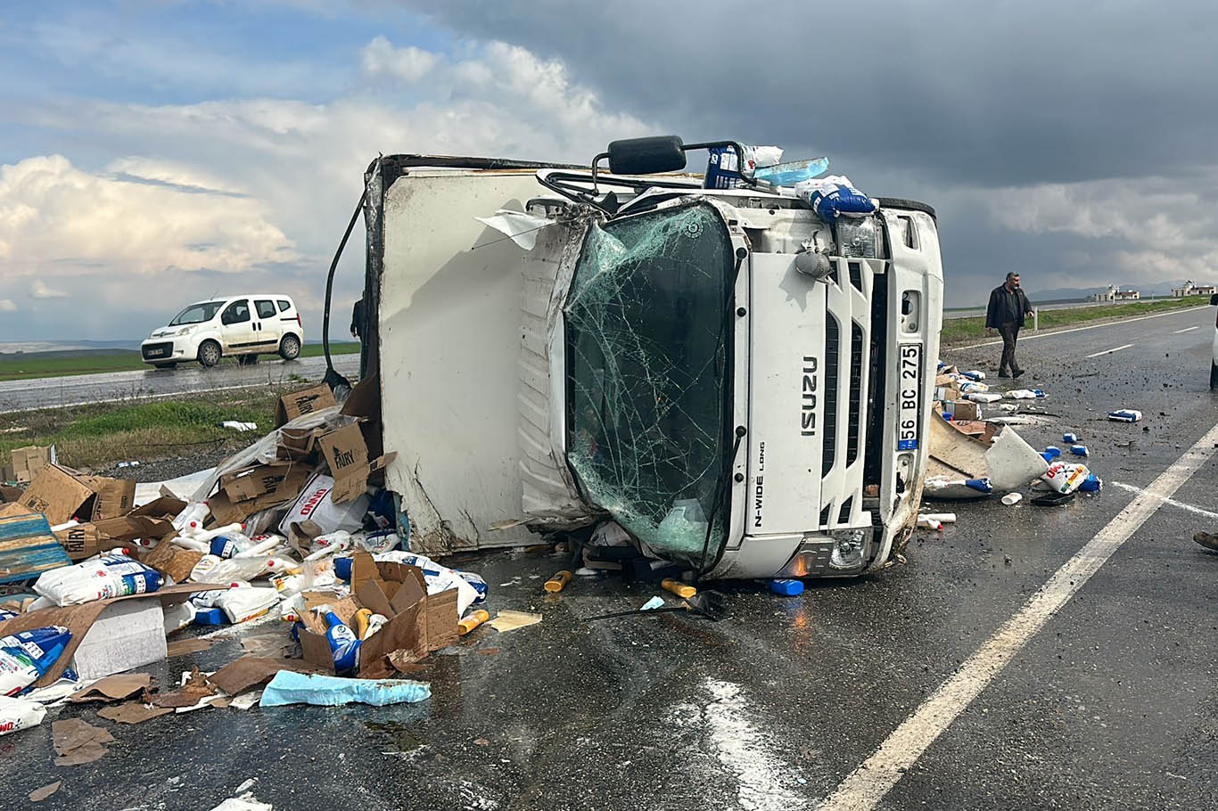 Batman’da kamyonet devrildi