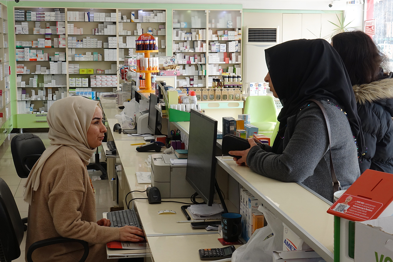 Eczanelerde ilaç tedarik sıkıntısı artıyor