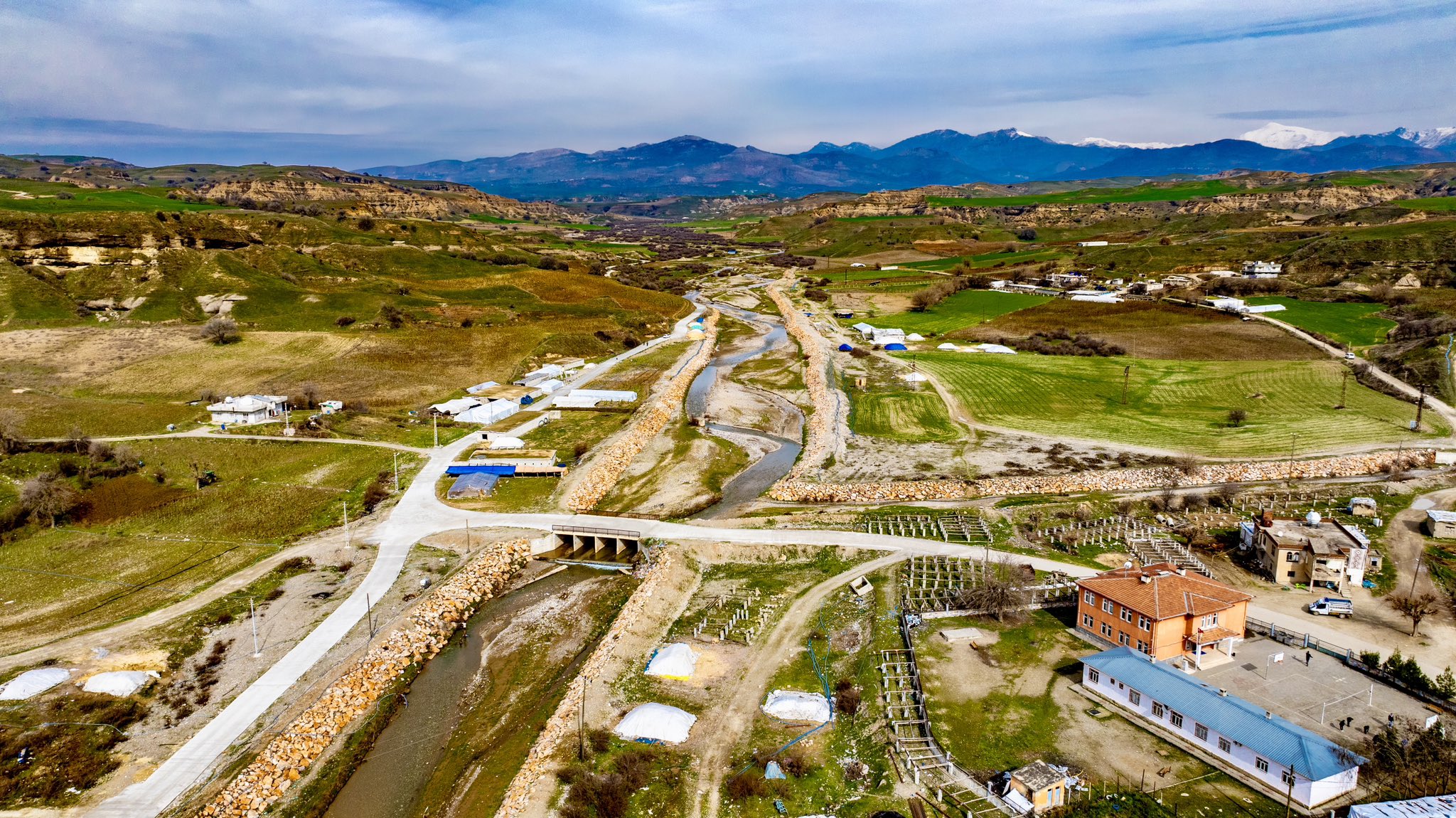 Pınarhisar köyüne 1.5 kilometrelik beton yol