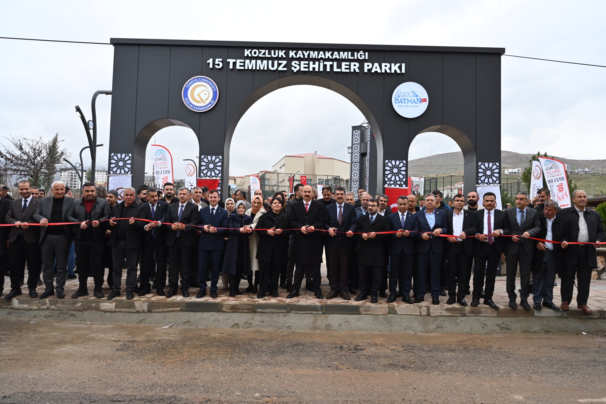 Vali Canalp ve Nasıroğlu Kozluk’ta açılışlara katıldı