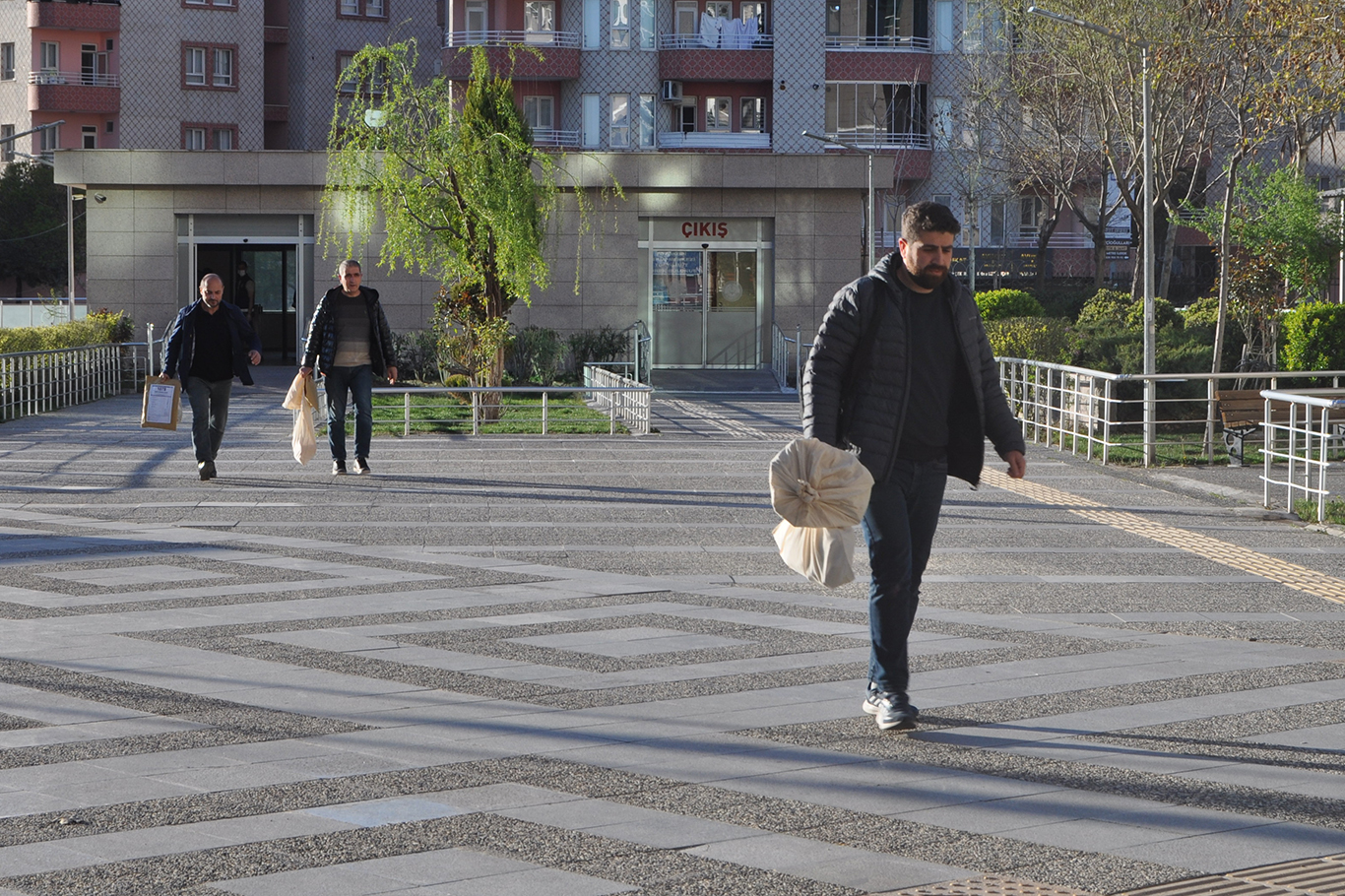 Batman’da oy torbaları adliyeye getirilmeye başlandı