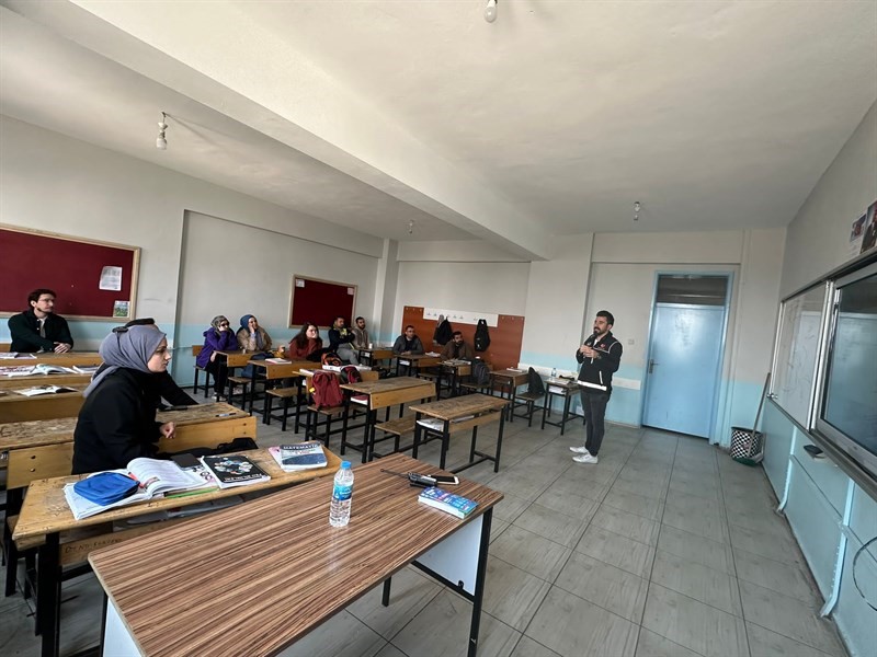 Kozluk’ta uyuşturucu ile mücadele semineri