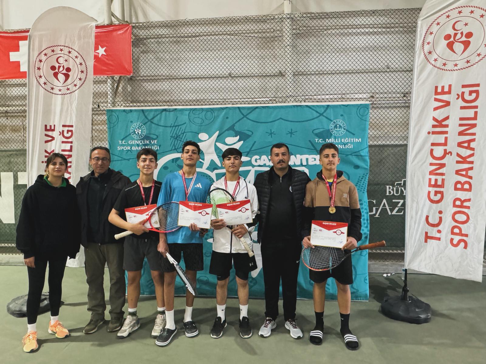 Veysel Karani Tenis’te Türkiye Finalinde