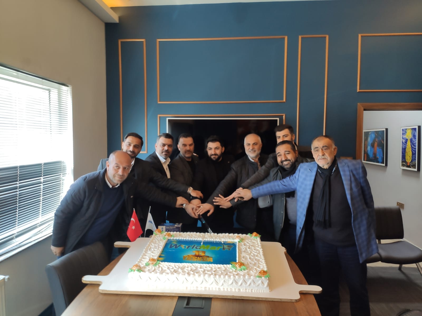 WorldMar 18 yaşında