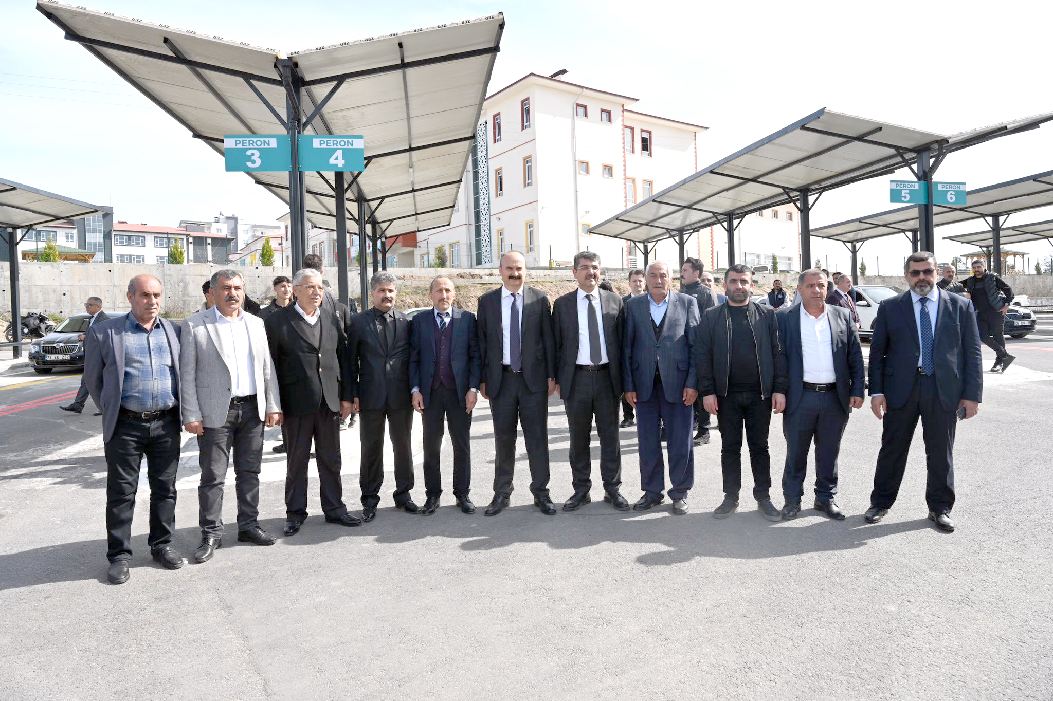 Minibüs aktarma istasyonu hizmete girdi