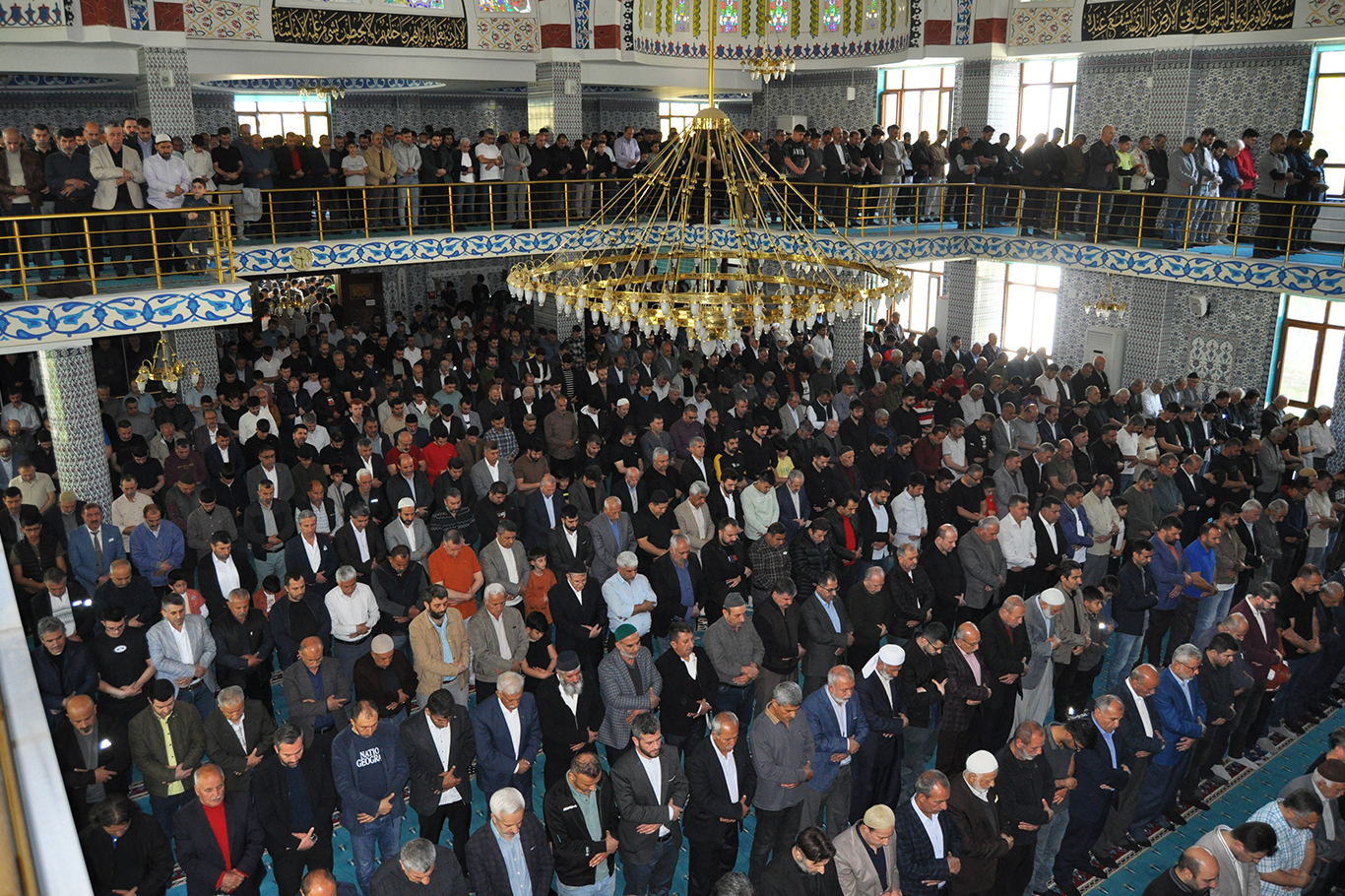 Heniyye ailesi ve Gazze şehitleri için gıyabi cenaze namazı kılındı