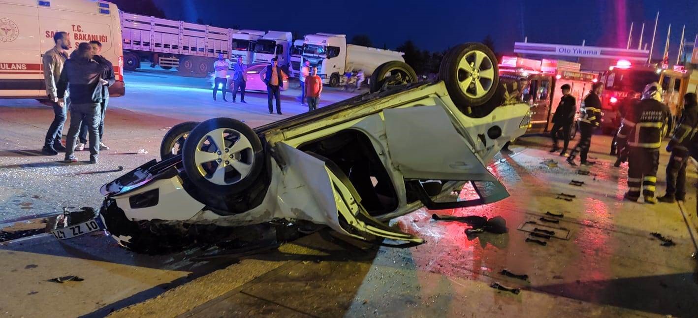 Takla atan araçta 2 kişi yaralandı