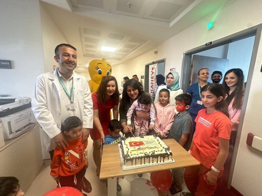 Çocuk Hastaları ziyaret edildi