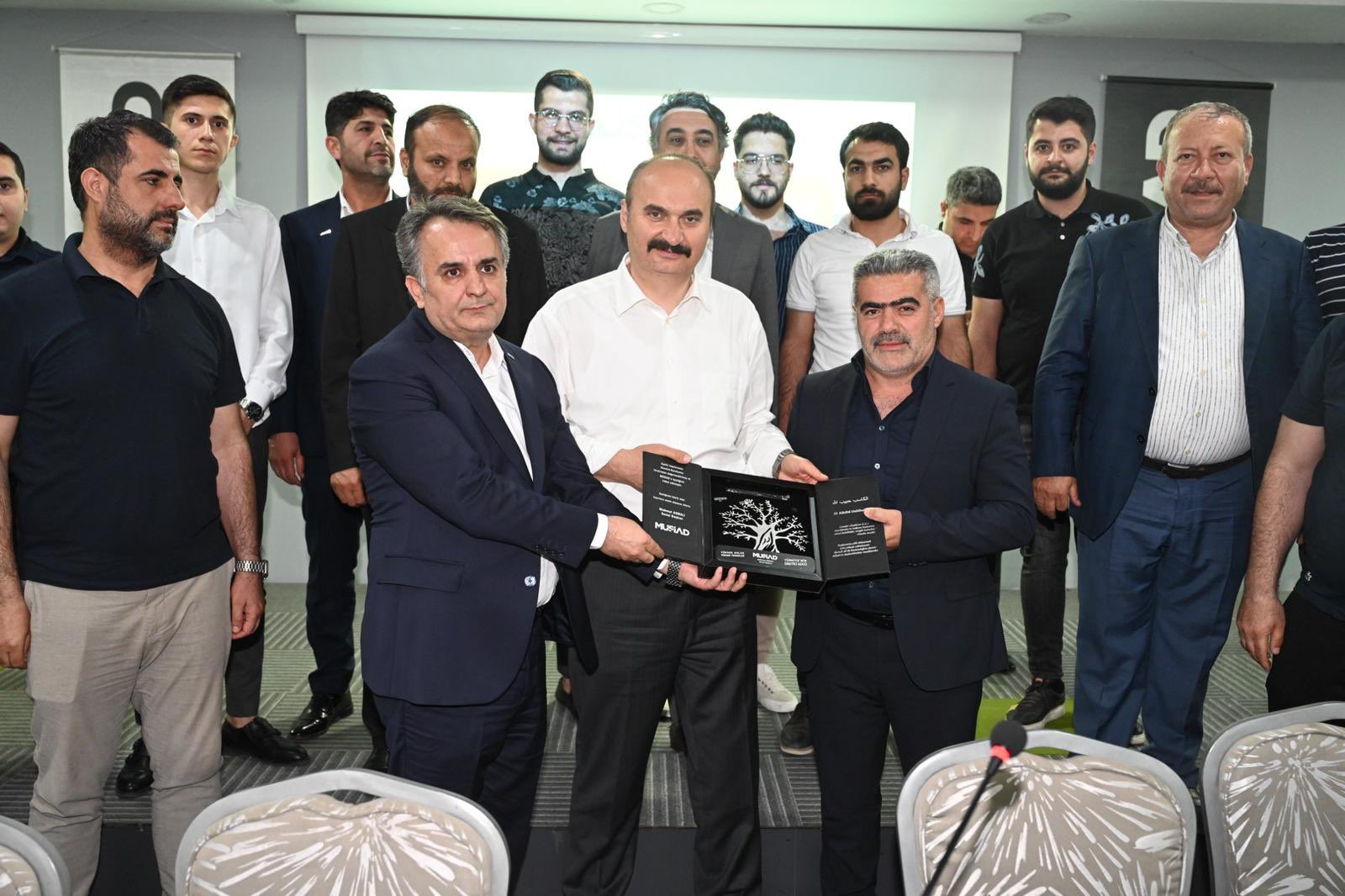 Vali Canalp, MÜSİAD toplantısına katıldı