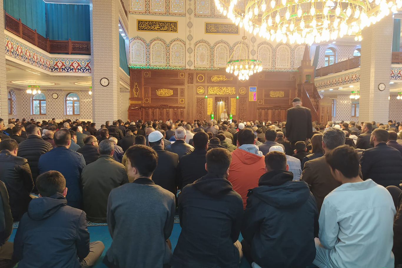 Bayram namazı nedeniyle kentteki camiler doldu taştı