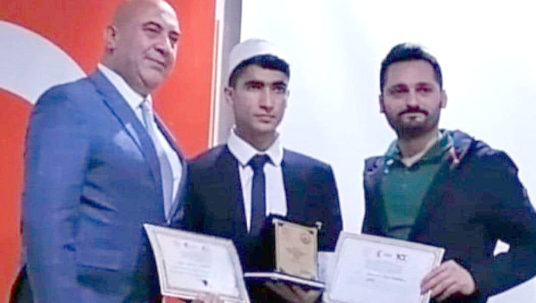 Ezanı Güzel Okuma Yarışmasında Bölge Şampiyonu oldu