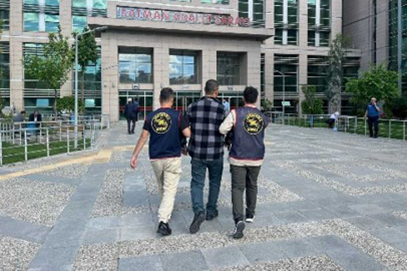 Batman’da aranan 3 şahıs yakalandı