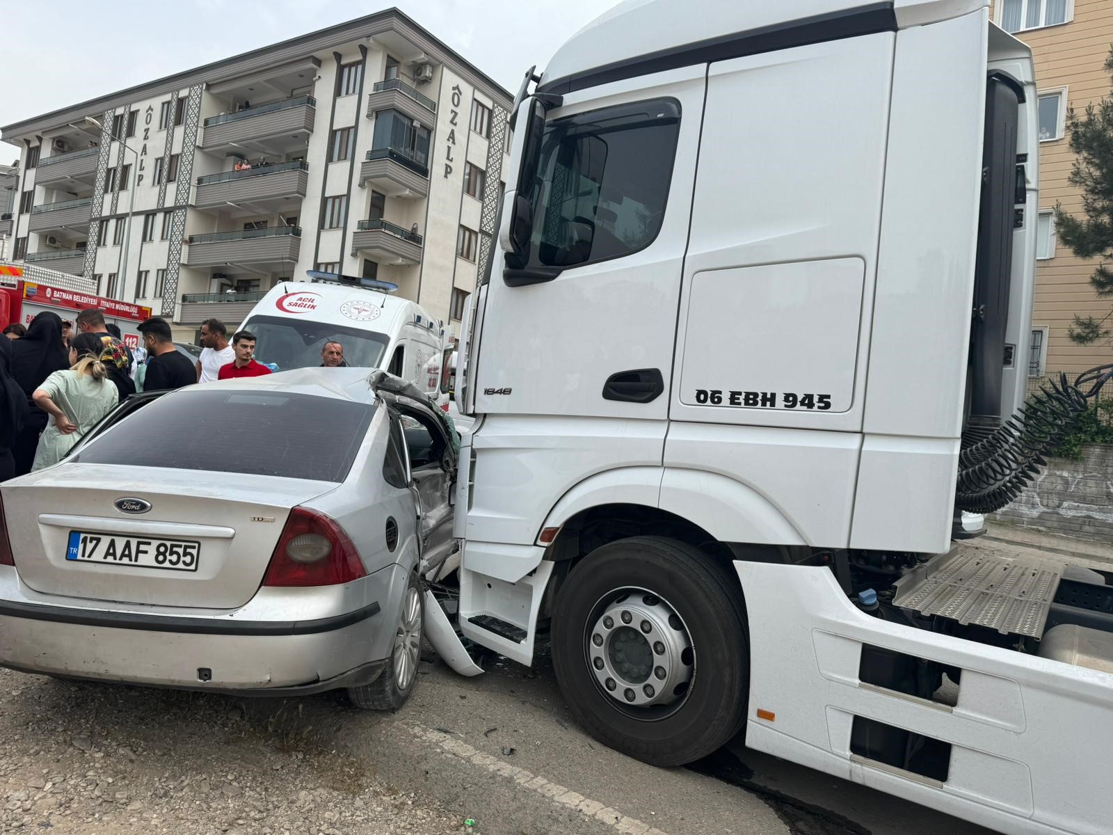 Direksiyon hakimiyetini kaybeden sürücü kaza yaptı