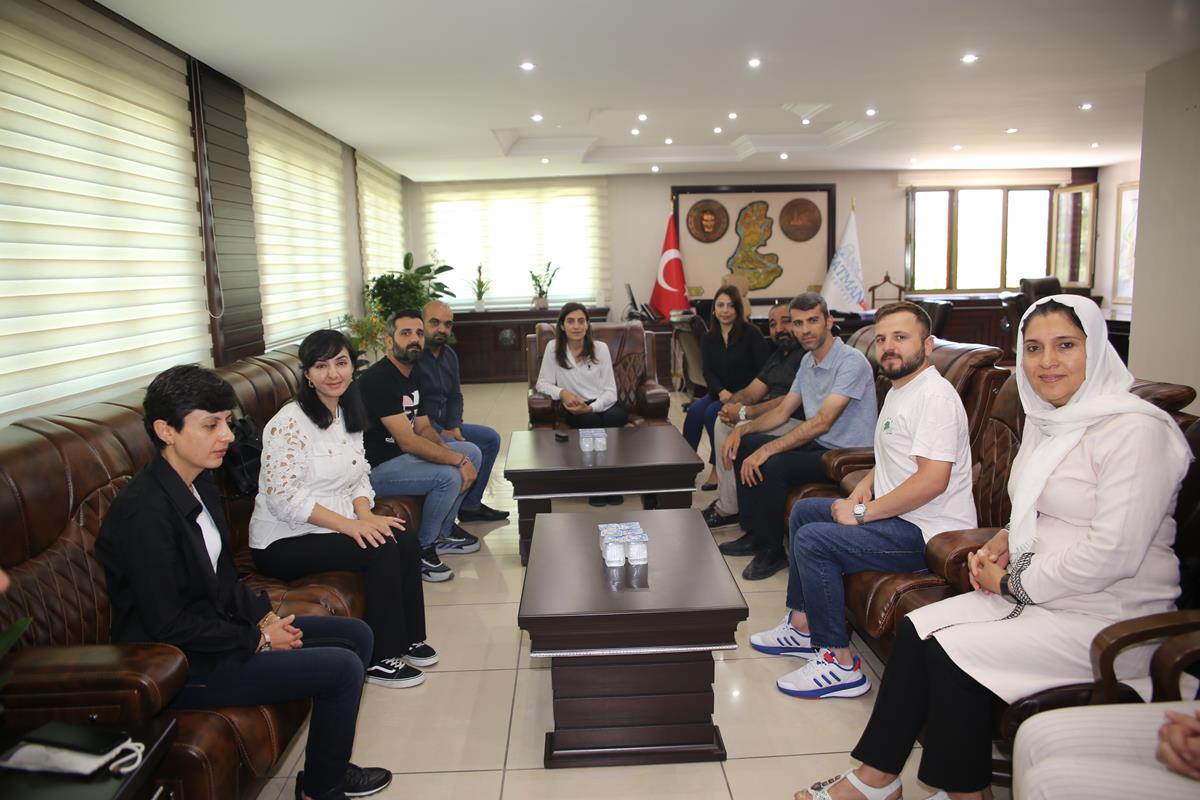 BAŞKAN SÖNÜK, ŞAMPİYON TAKIMI AĞIRLADI