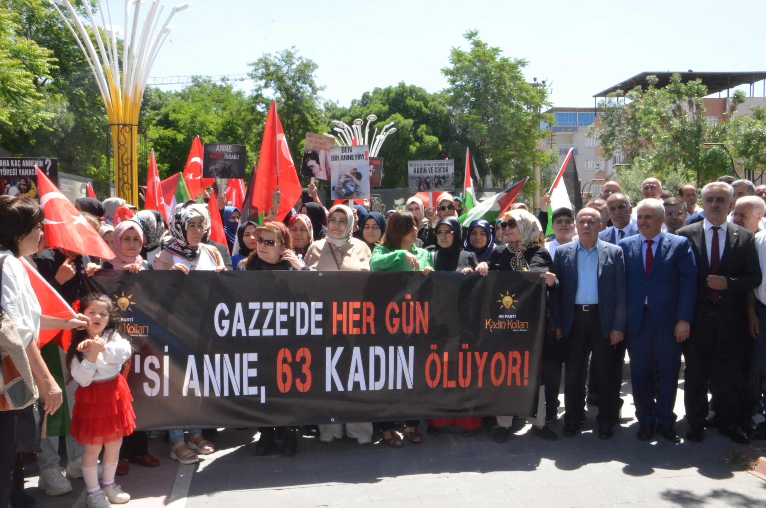 AK Parti Kadın Kollarından Gazzeli Annelere destek