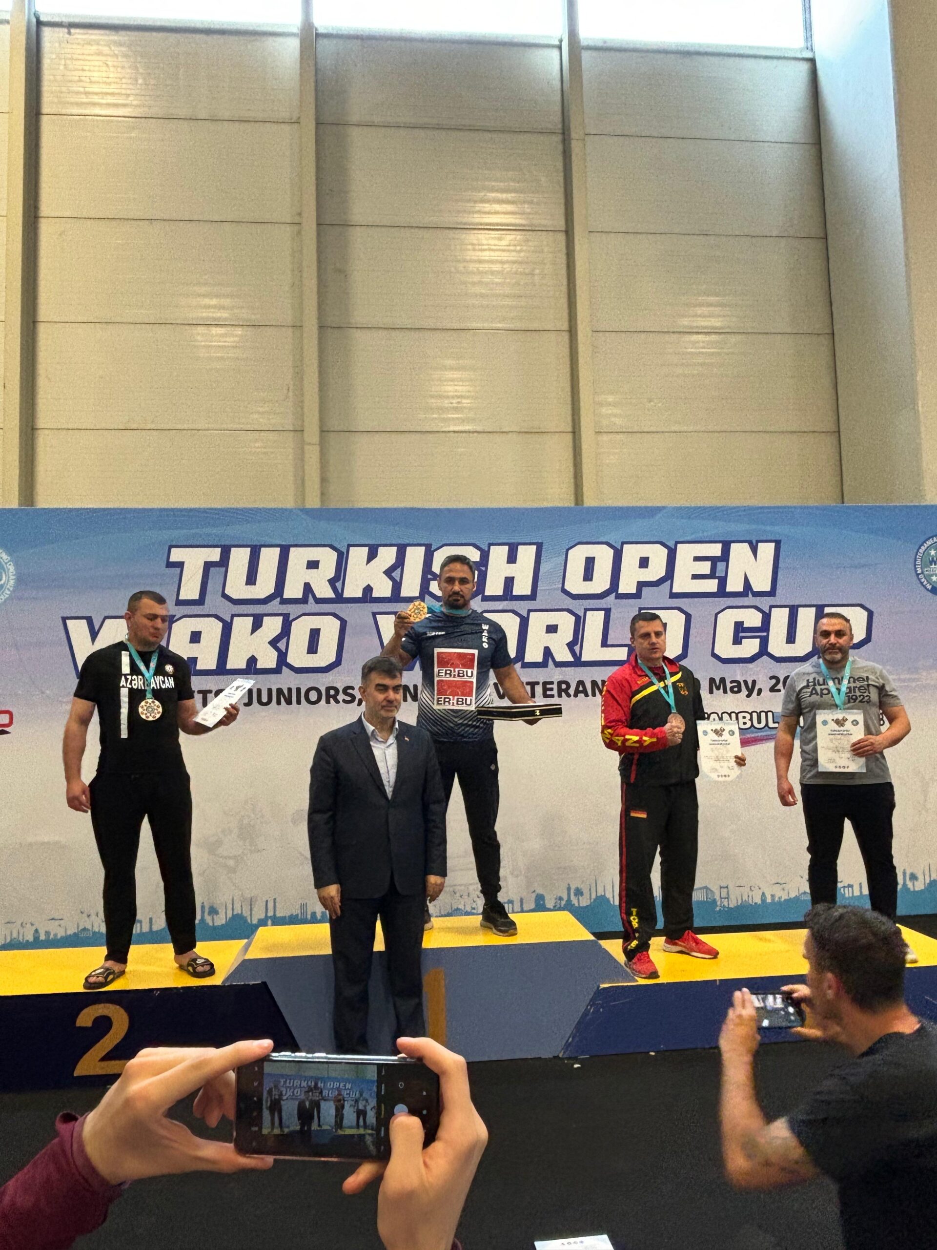 Dünya Şampiyonasında tarihi bir başarıya imza attılar