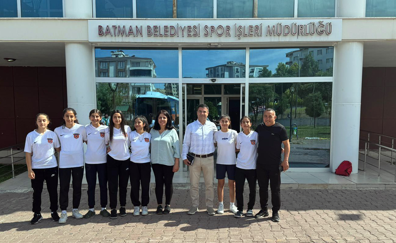 1955 Belediye’nin 7 kadın futbolcusuna milli davet