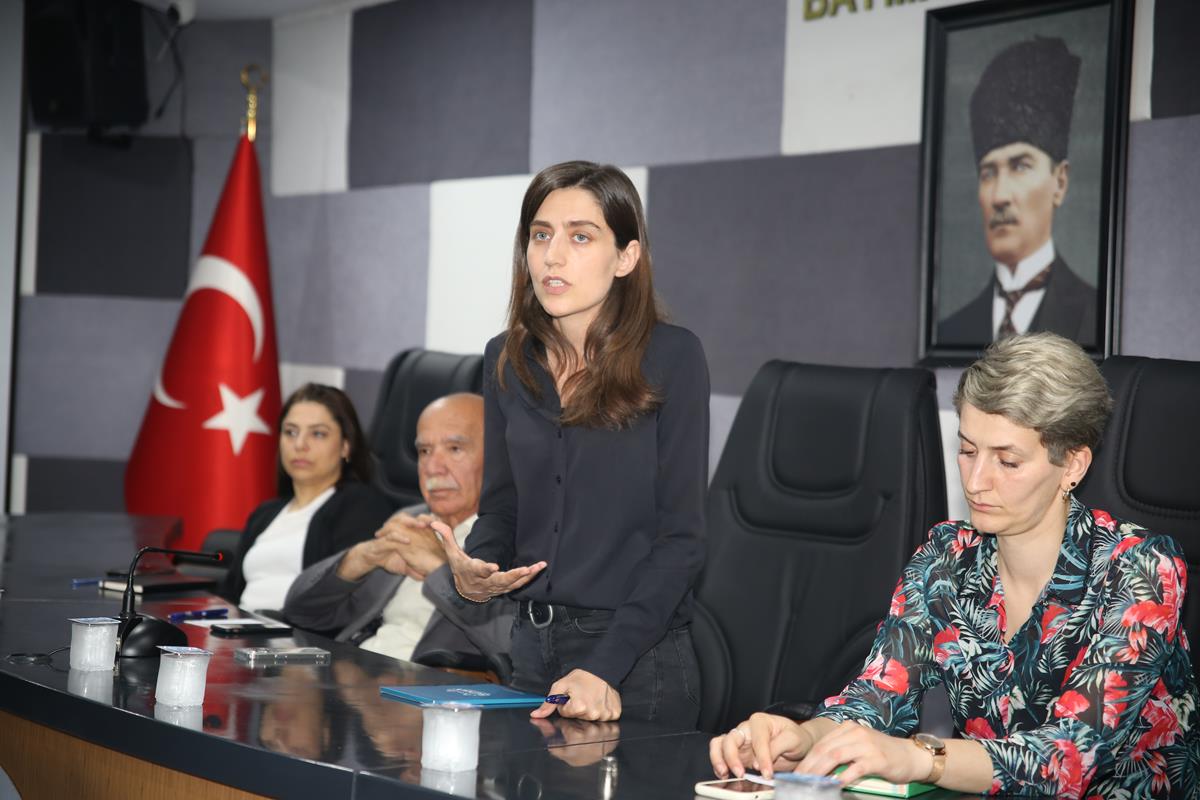 SÖNÜK: HALKIMIZA BORÇLUYUZ