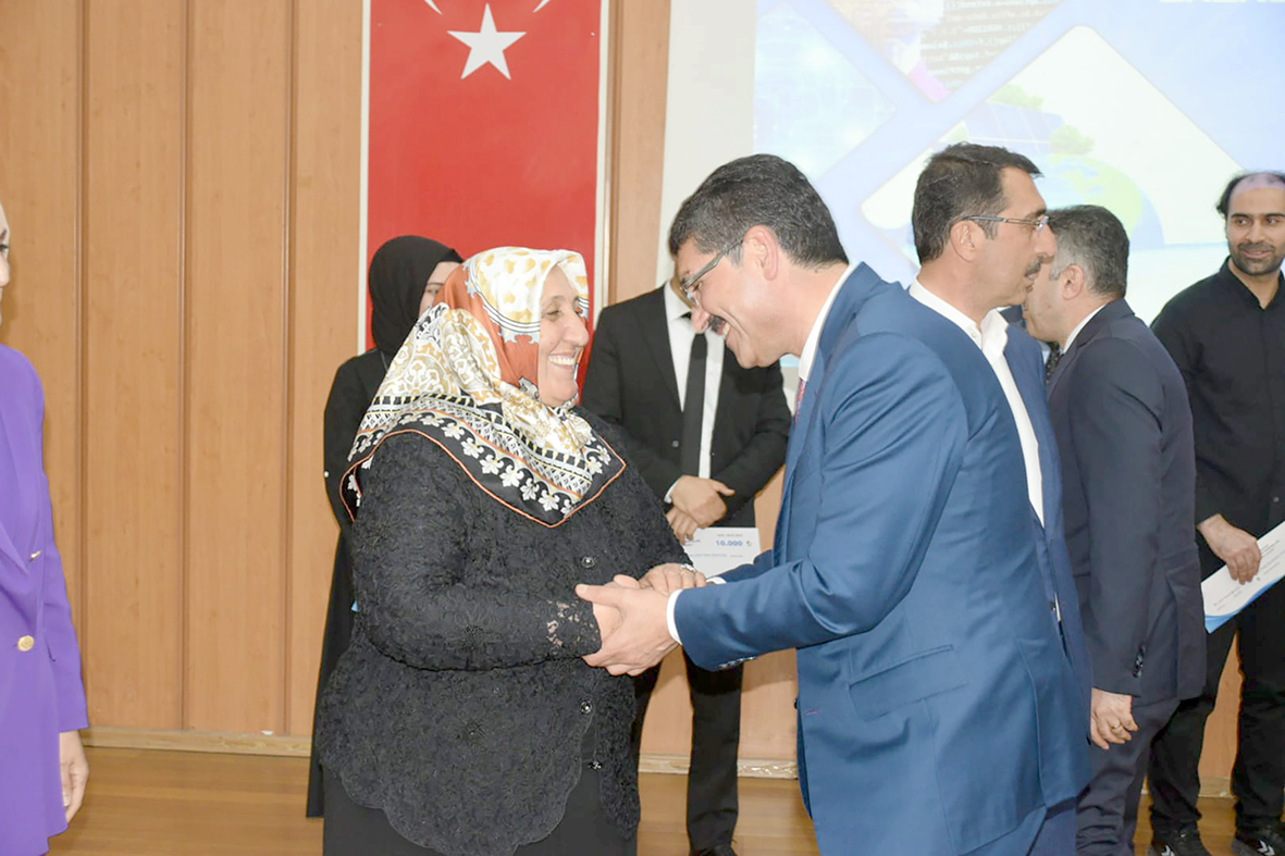 Nasıroğlu’ndan Anneler Günü Mesajı