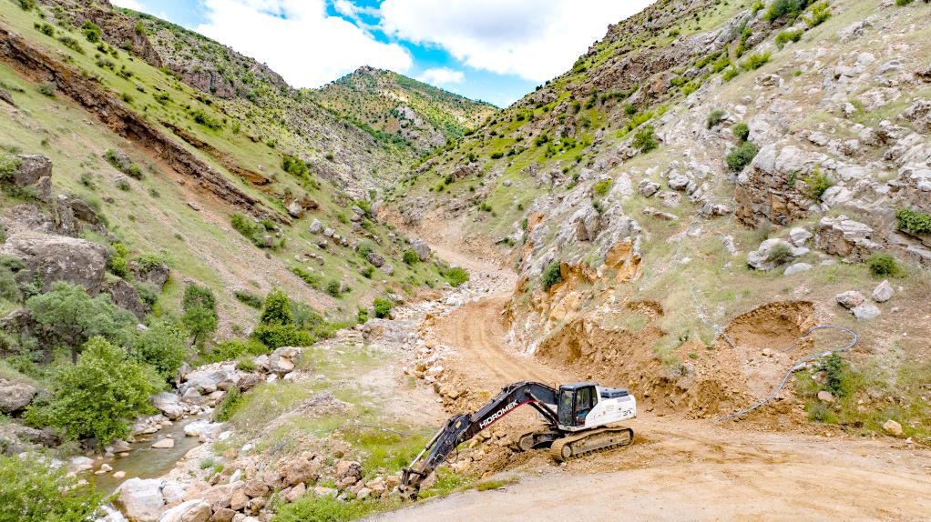 Özel İdare’den yol açma çalışması