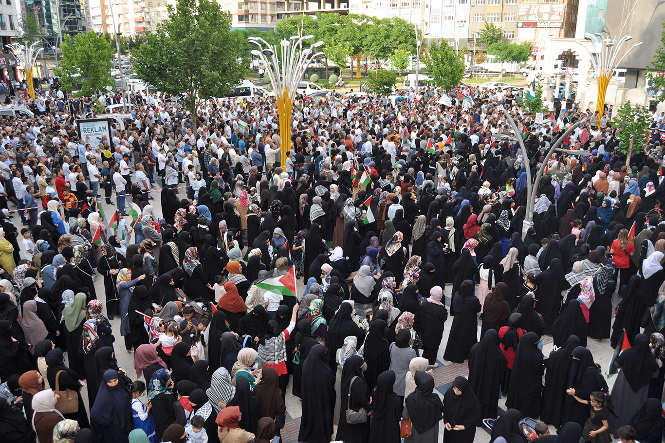 Refah saldırısı Batman’da protesto edildi
