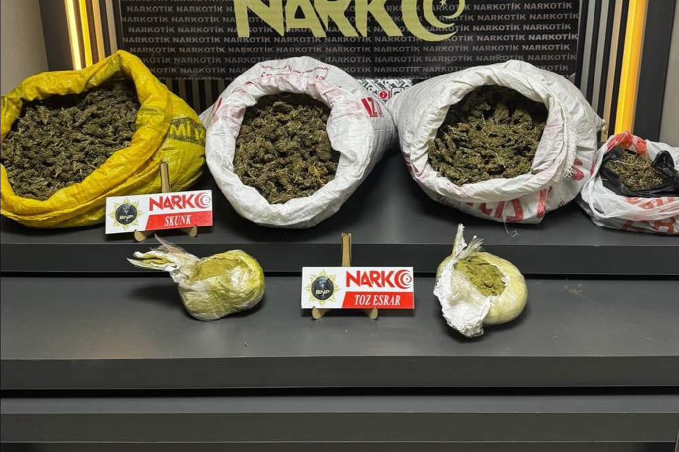 Batman’da durdurulan araçta 17 kilo uyuşturucu ele geçirildi