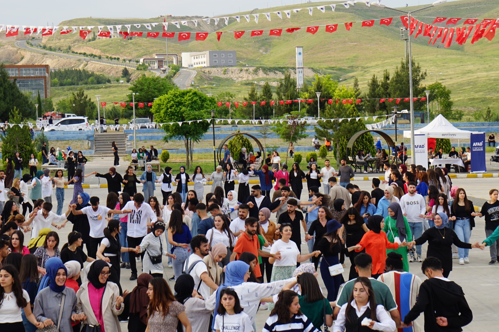Batman Üniversitesi, baharı şenlikle kutluyor