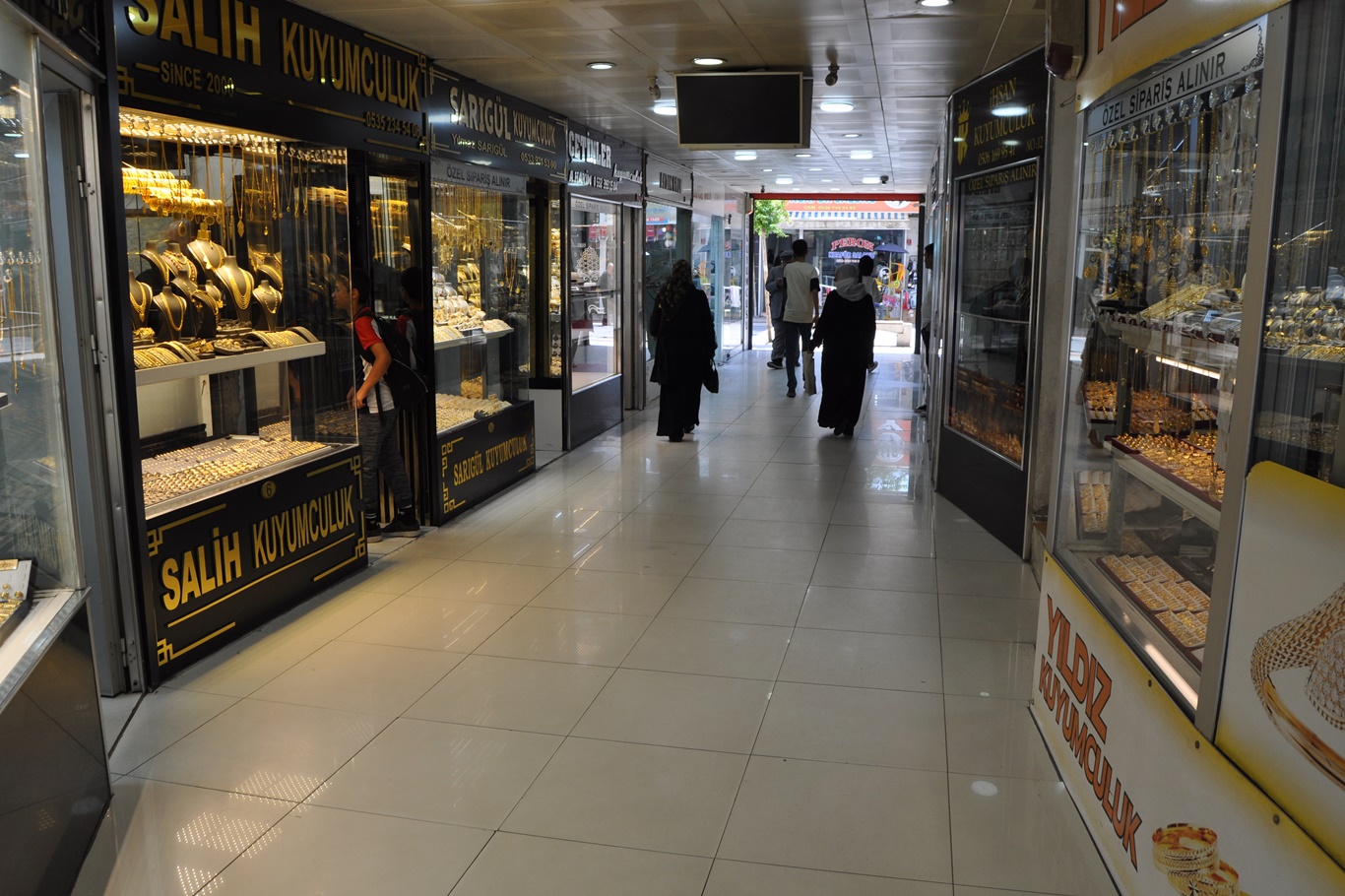 Kuyumcular: Düğün sezonundayız ama satış yapamıyoruz