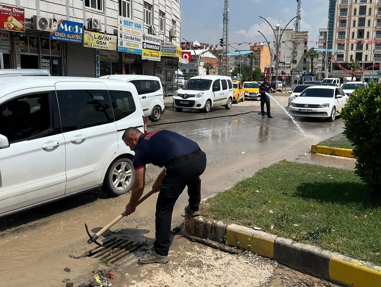 Batman Belediyesi’nden Cizre’ye destek